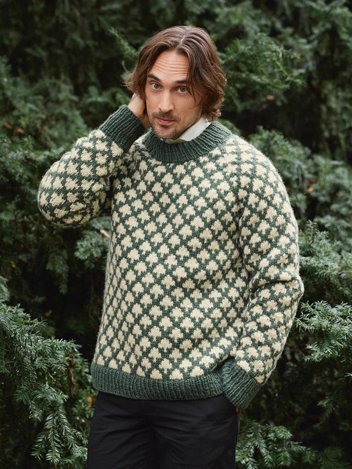 2511_03 Christmas Tree Sweater Men's | Sandnes Garn Single Printed Knitting Pattern