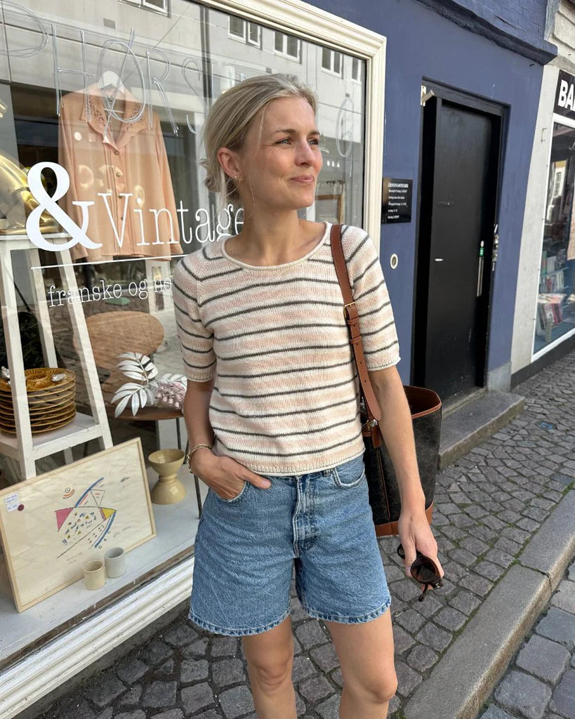 Amelie Tee | PetiteKnit Printed Knitting Pattern