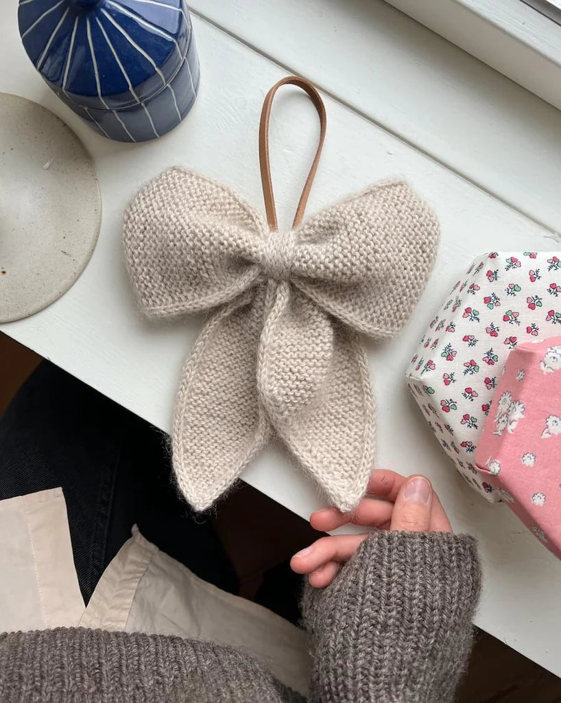 December Bow | PetiteKnit Printed Knitting Pattern
