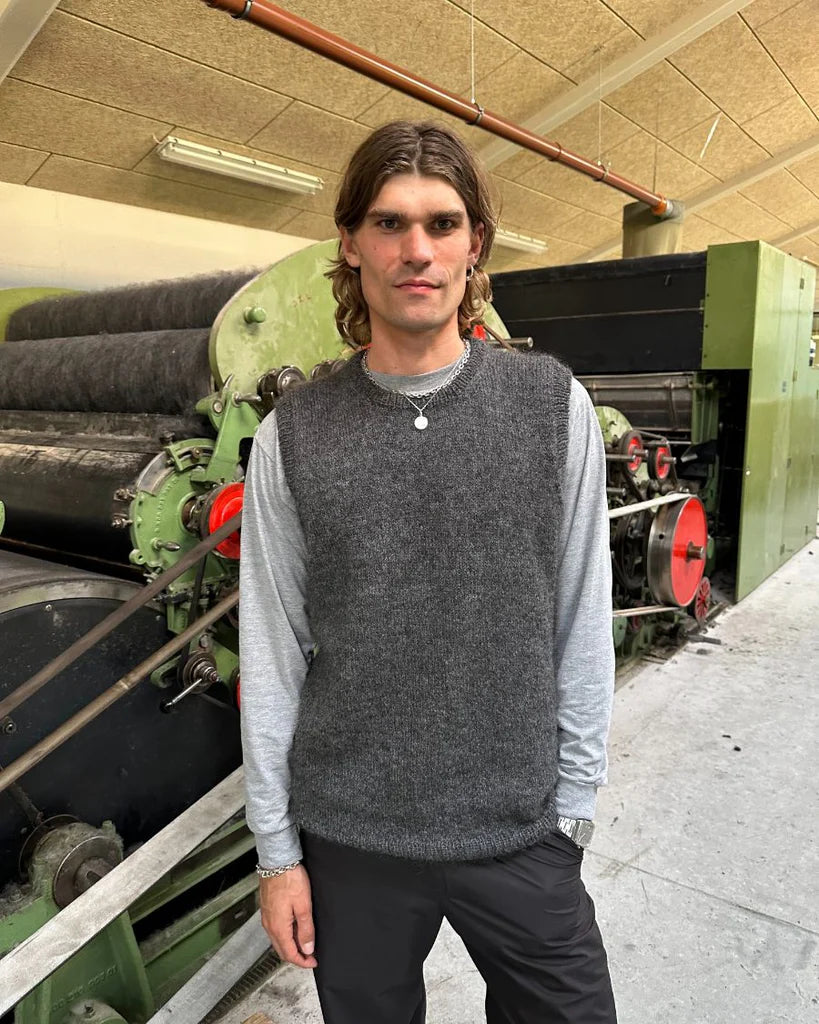 Novice Slipover Man | PetiteKnit Printed Knitting Pattern