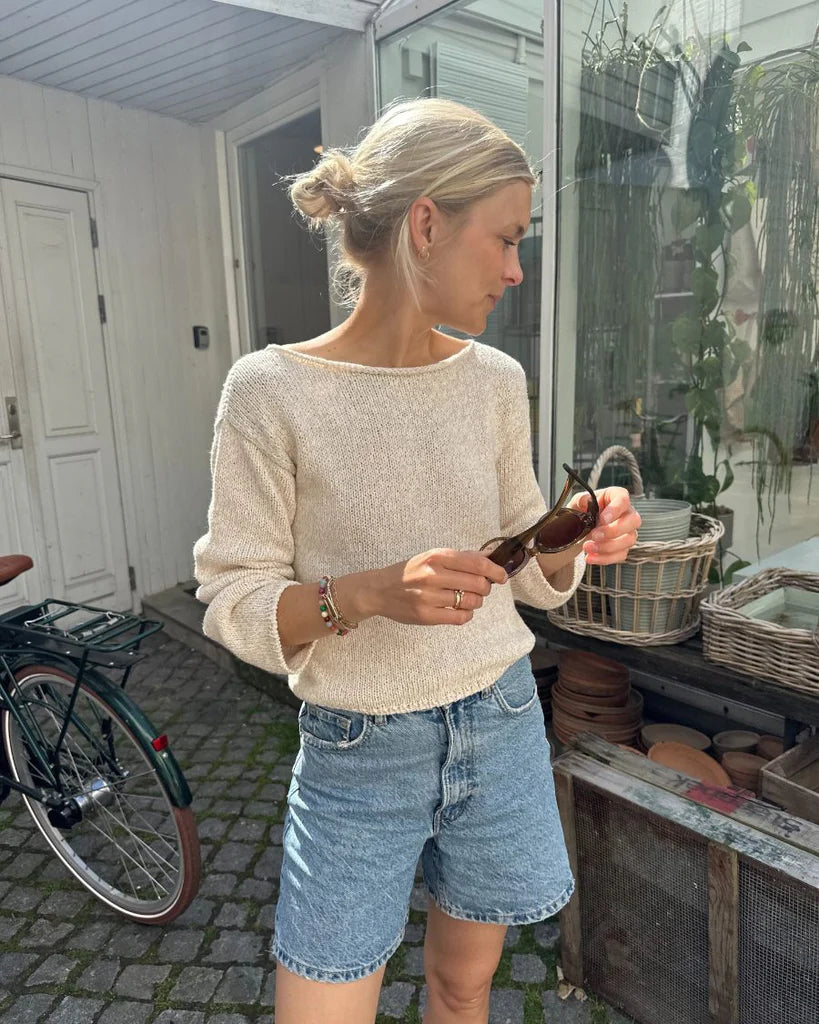 Sevilla Blouse | PetiteKnit Printed Knitting Pattern