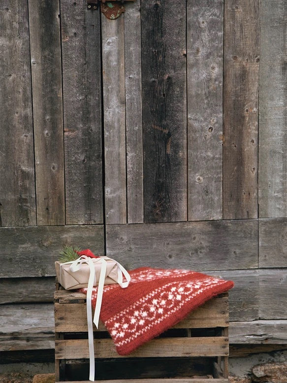 Theme 66 Putty Christmas | Sandnes Garn Knitting Pattern Booklet