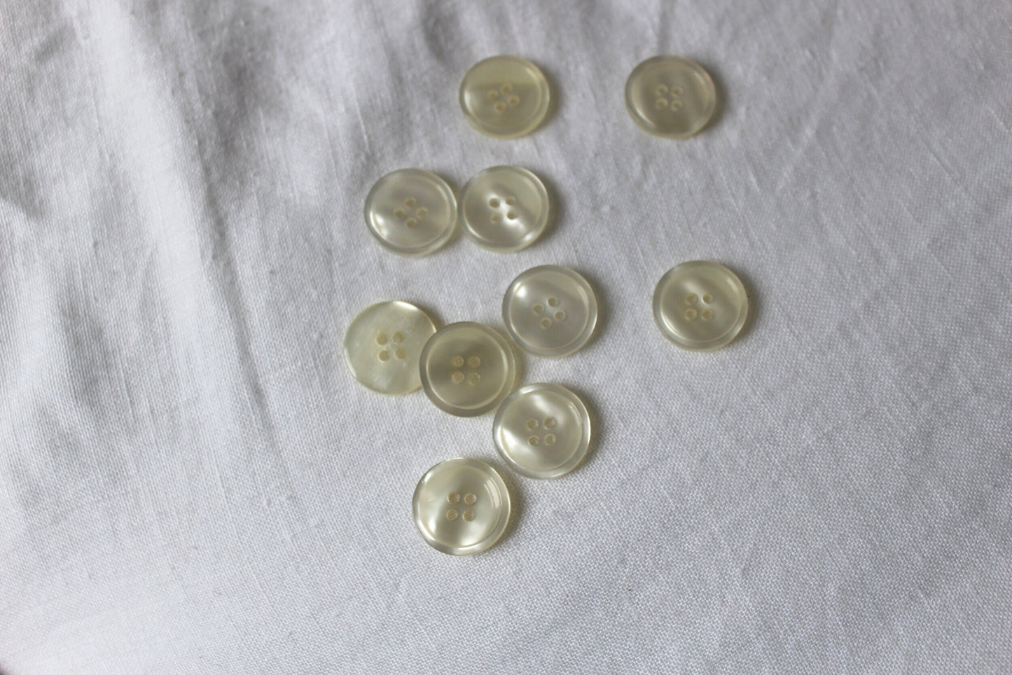 cream vintage button 18mm 2