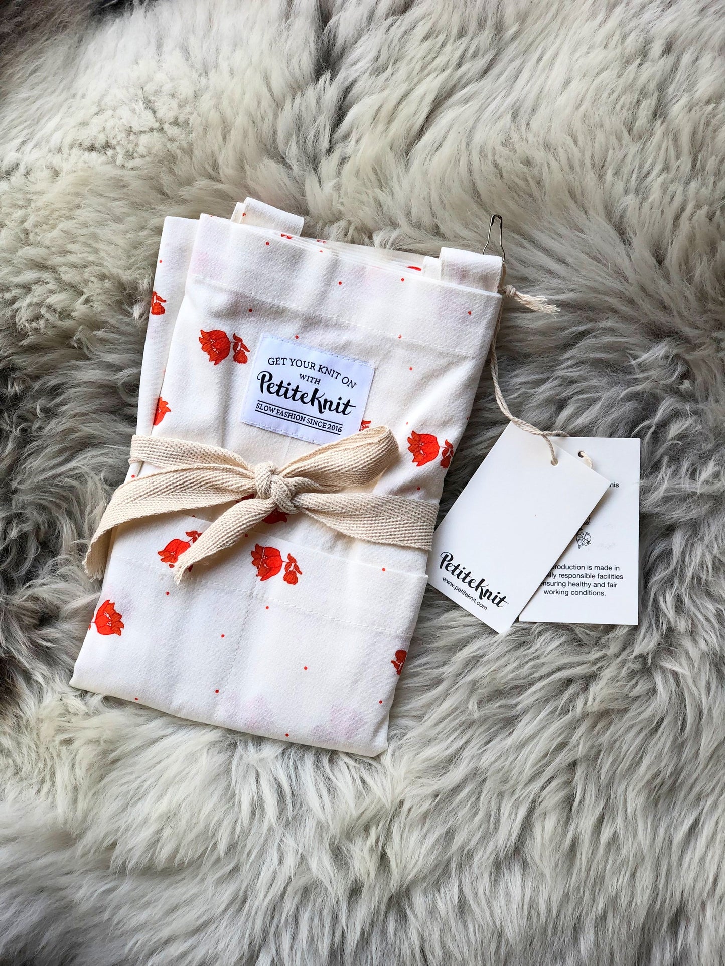 petiteknit knit to go tote bag orange flower 2