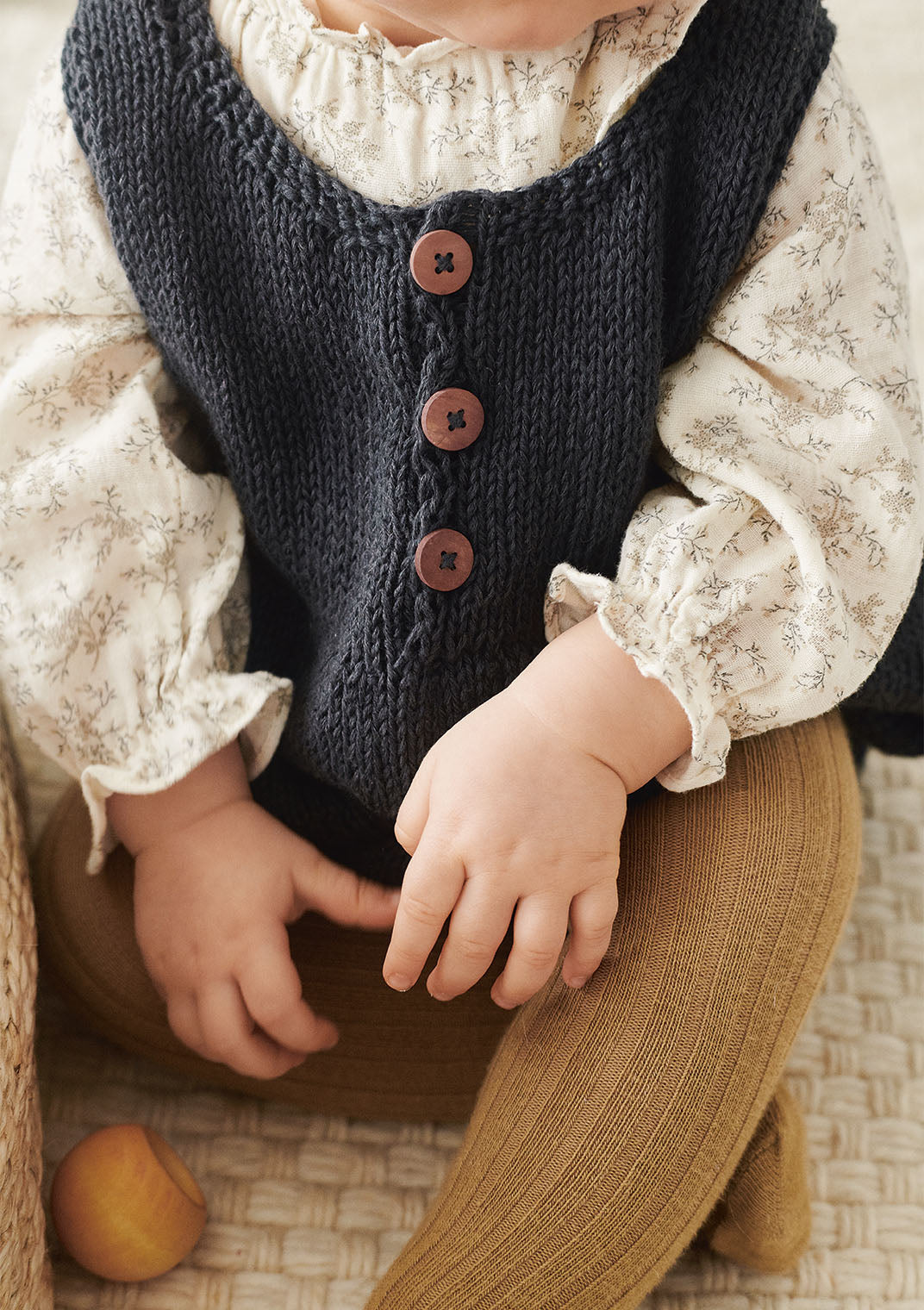 2106 Summer Knits for Babies Sandnes Garn Knitting Pattern Booklet