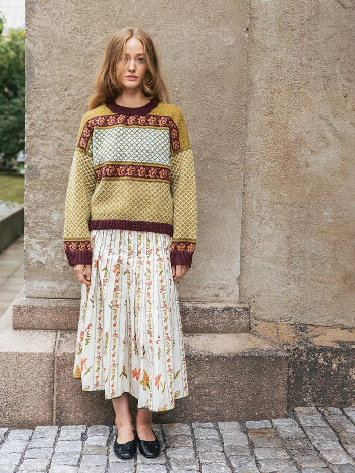 2510_01 Blome Sweater Women's | Sandnes Garn Single Printed Knitting Pattern