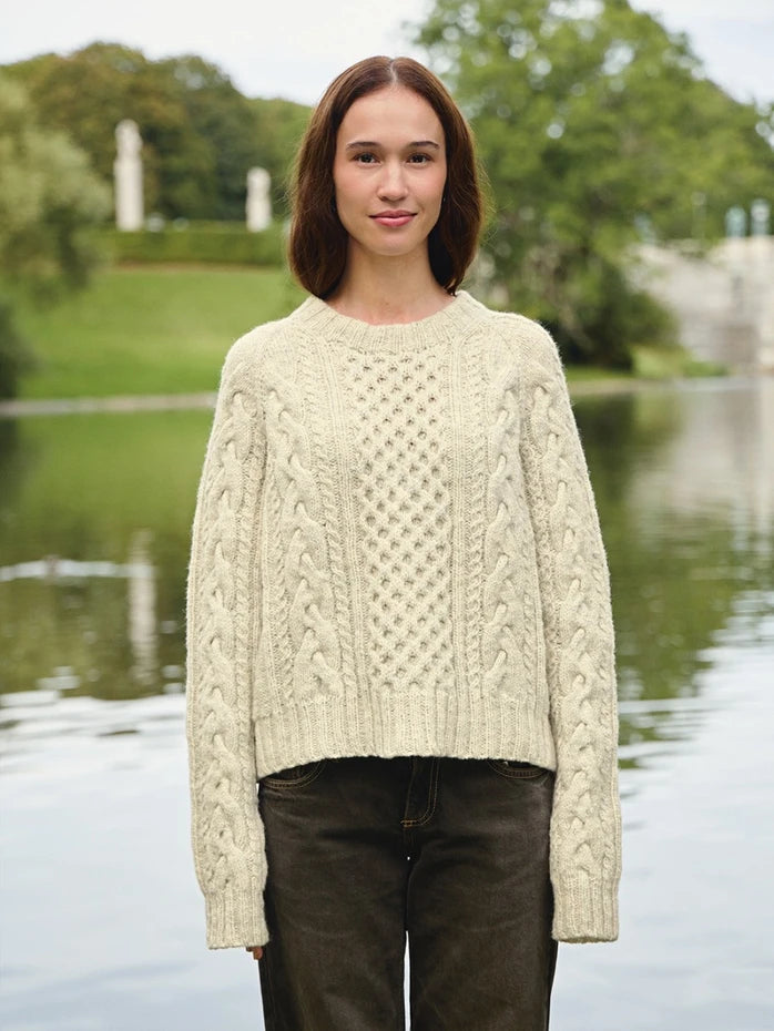 2513_04 Wilbur Cable Sweater | Sandnes Garn Single Printed Knitting Pattern