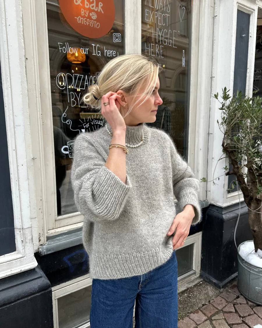 Weekend Sweater | PetiteKnit Printed Knitting Pattern – No Frills Knitting