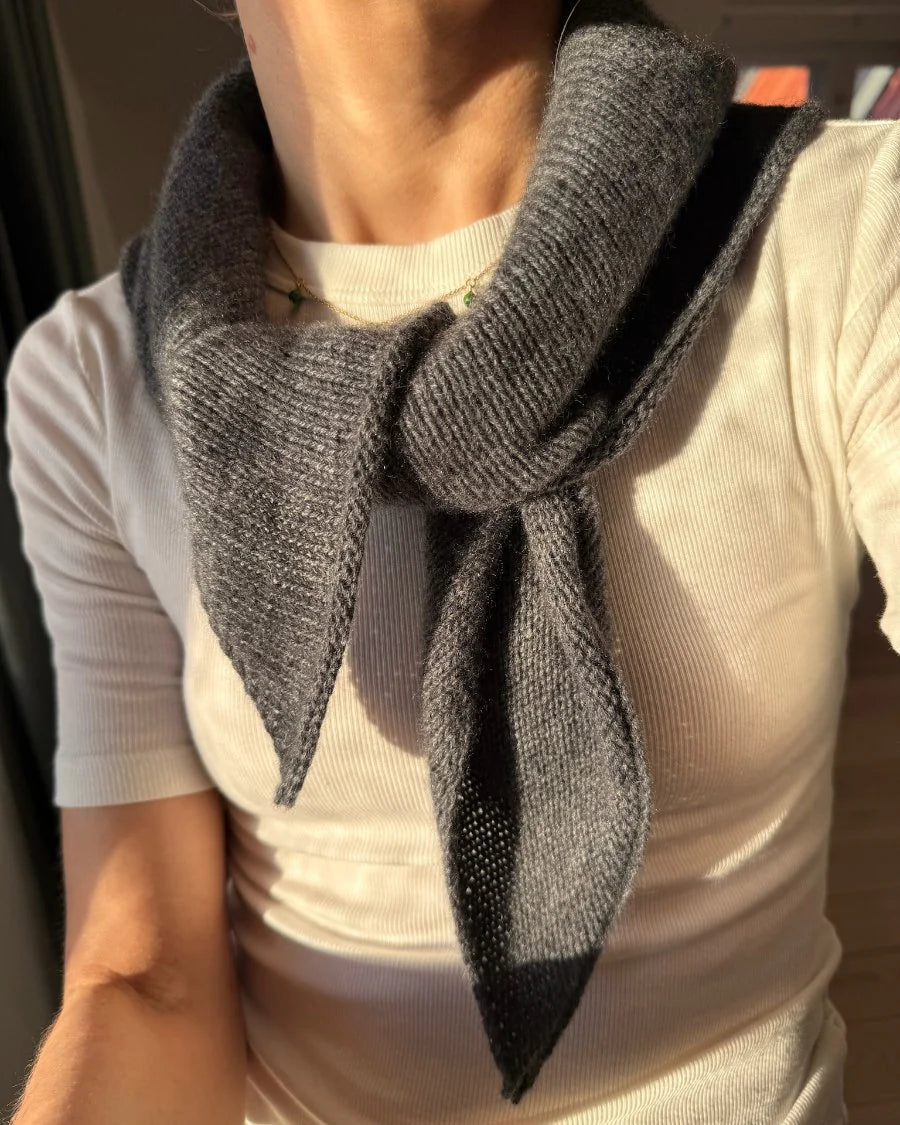 Uma Scarf | PetiteKnit Printed Knitting Pattern