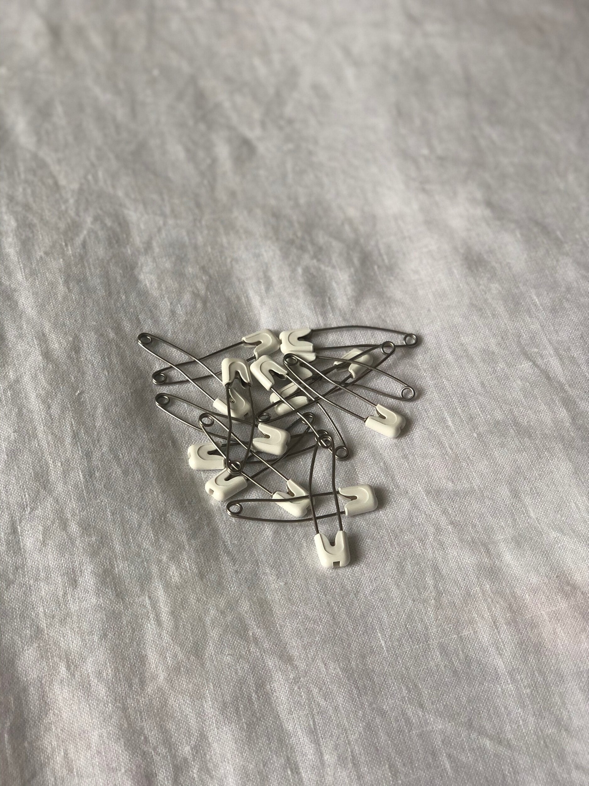 no frills knitting nappy pin stitch holder 2