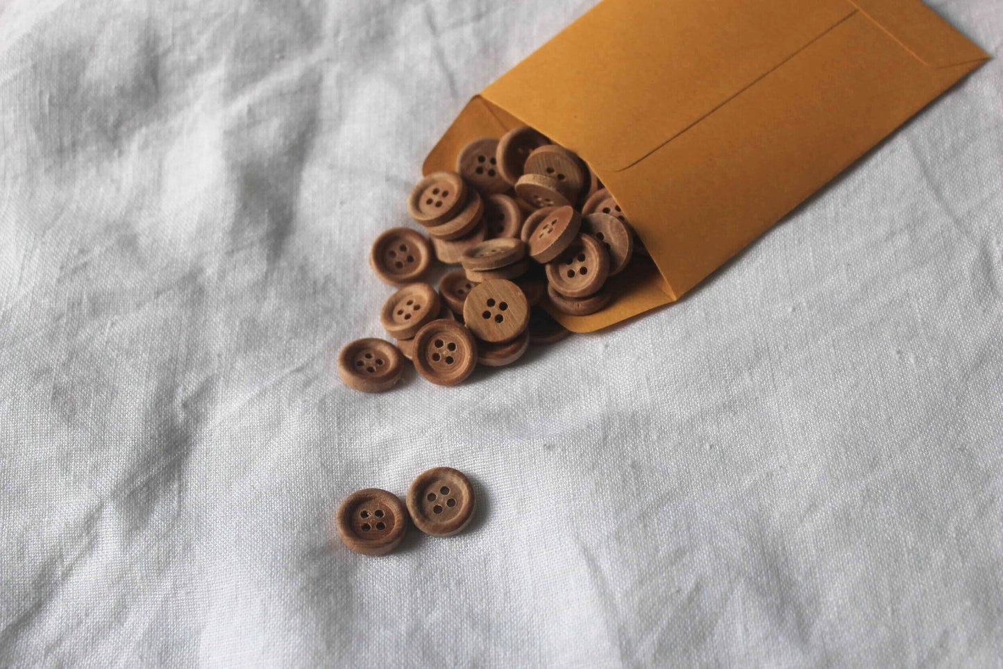 camellia wood traditional button 15mm 1