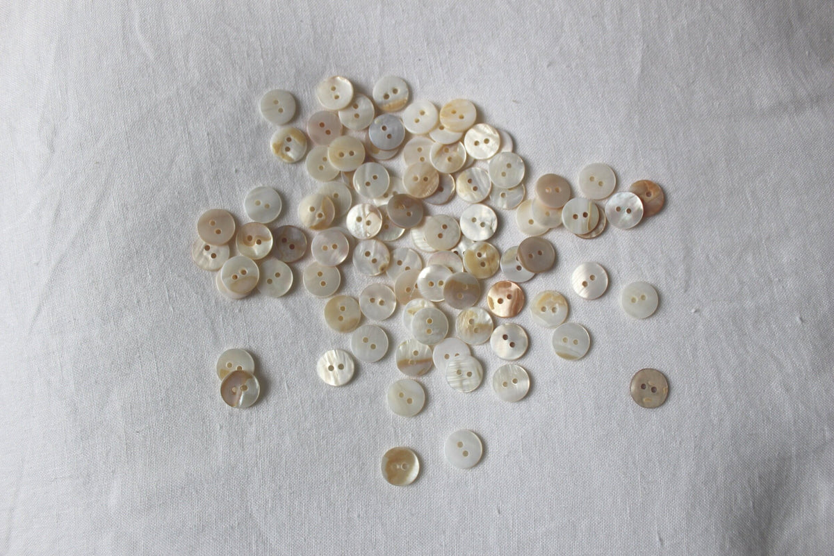 White Shell Button Flat White Shell Button | No Frills Knitting