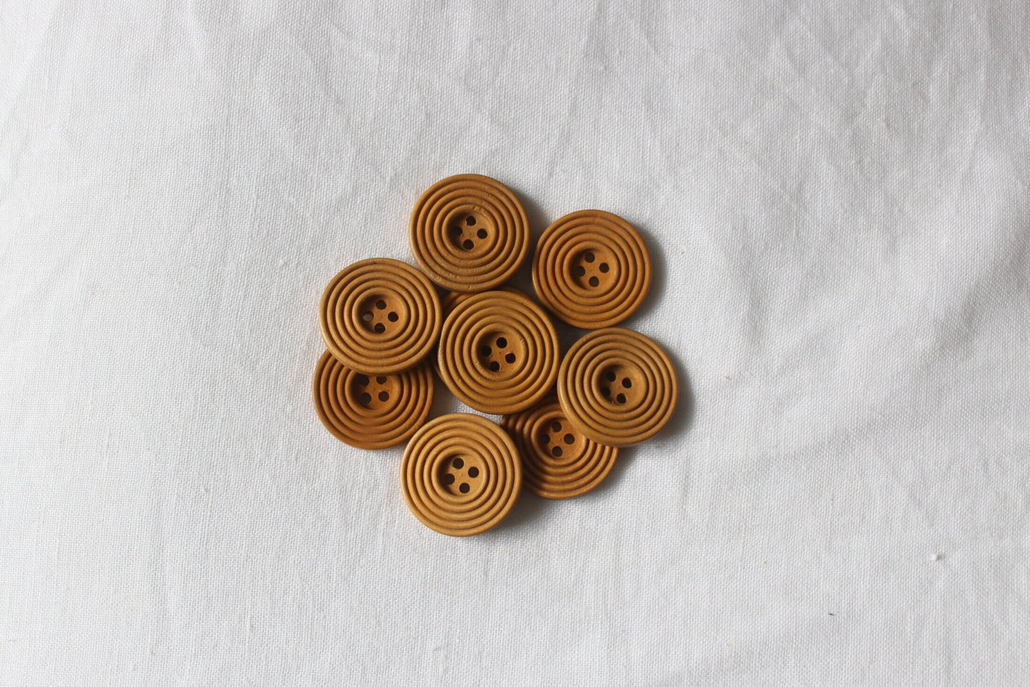 ridged medium wooden button 30mm